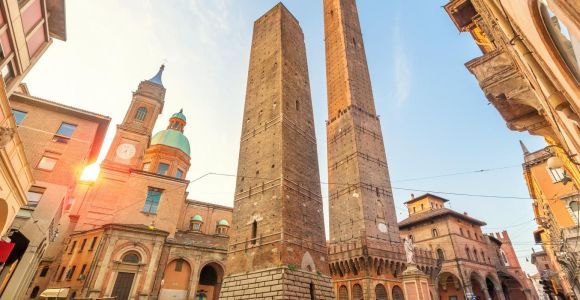 Bologna: Tour guidato a piedi privato di 2 ore