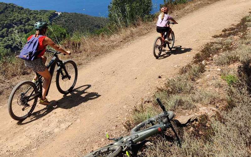 Scenic E-Bike Tour for Families at Capo Stella Lacona on Elba Island