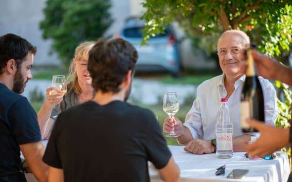 Soave: Ochutnávka vína a prohlídka vinic v historickém centru