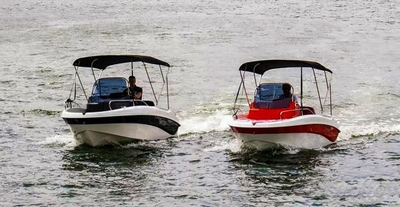 Como: Wynajem łodzi motorowej nad jeziorem Como