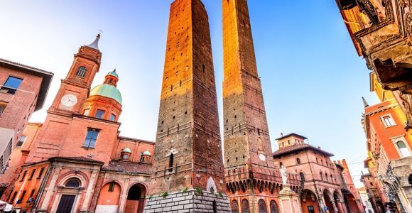 Bologna: Erster Entdeckungsspaziergang und Lesespaziergang