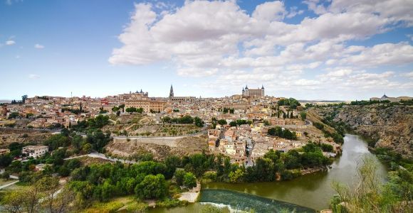 Ab Madrid: Toledo und Segovia mit optionalen Tickets