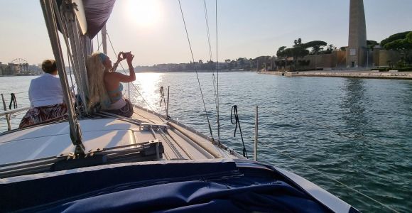 Brindisi: Insel Sant'Andrew, Aperitif auf dem Segelboot bei Sonnenuntergang
