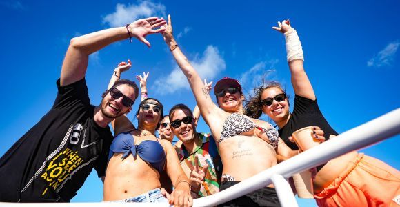 Isla Mujeres: Catamarano con Open Bar, Snorkeling e Pranzo