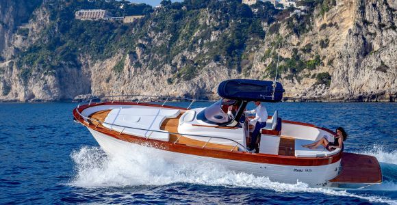 Von La Spezia aus: Cinque Terre Bootsfahrt mit Verkostung