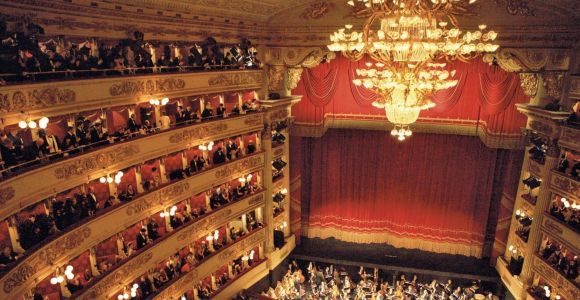 Visite du théâtre et du musée de la Scala plus visite à pied