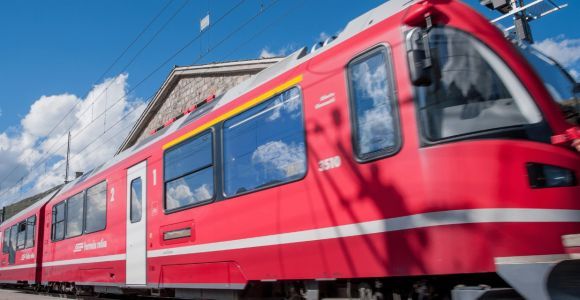 Depuis Milan : Billet aller-retour pour le train Bernina à destination de Saint-Moritz