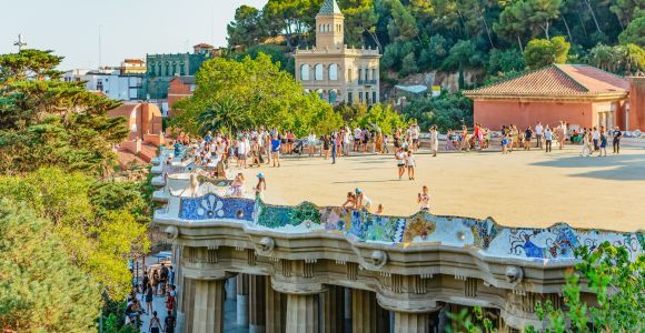 Barcellona: Biglietto di ingresso prioritario per il Parco Güell e tour guidato