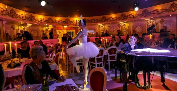 Venecia: espectáculo de cabaret con cena