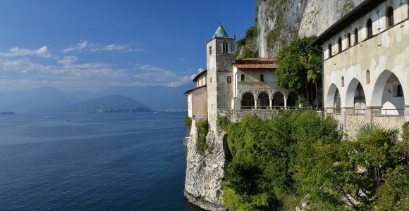 Lago Maggiore: tour privato di un giorno intero in barca con pranzo