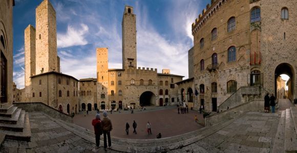San Gimignano i Volterra: jednodniowa wycieczka ze Sieny