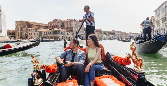 Венеция: прогулка на гондоле по Гранд-каналу с комментариями в приложении