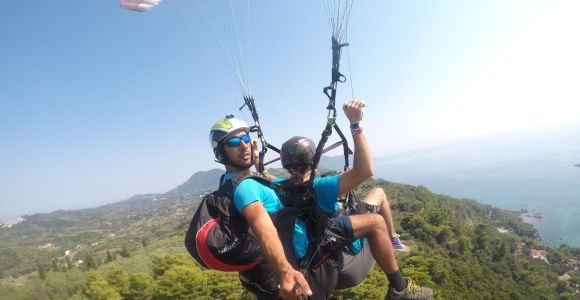 Korfu: Paralotniowy lot tandemowy nad miastem Pelekas