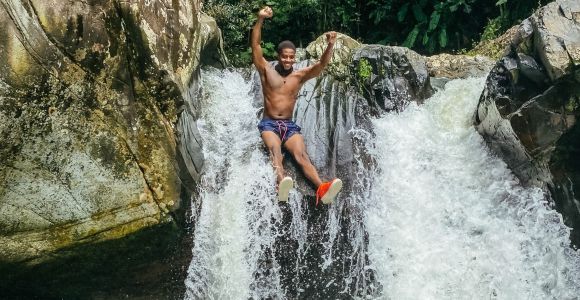 Z San Juan: las deszczowy El Yunque i wycieczka po zjeżdżalniach wodnych