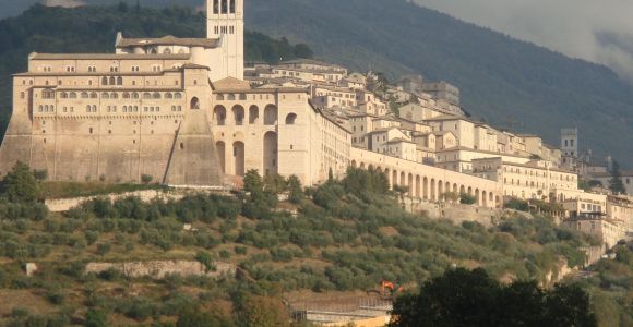 Ассизи: тур на целый день, включая базилику Святого Франциска