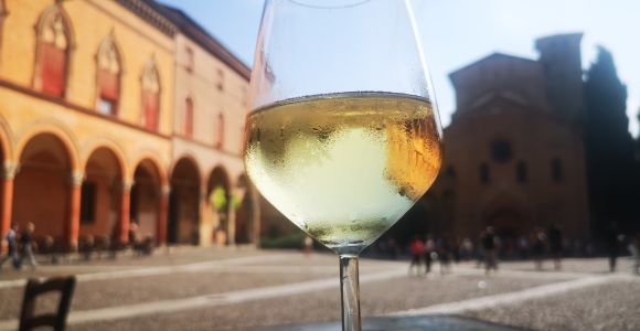 Bologna: City Center Guided Wine Walking Tour
