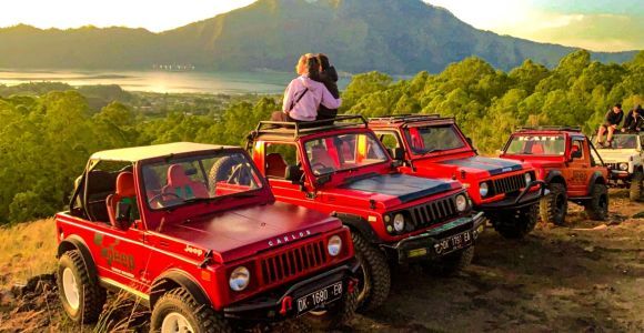 Amanecer en Jeep y Aguas Termales del Monte Batur - Todo Incluido