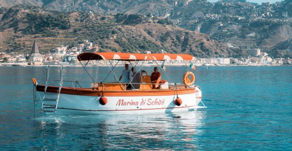 Taormina: Crucero en barco con baño y aperitivo