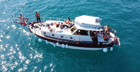 Da La Spezia: Tour delle Cinque Terre in barca con pranzo e vino