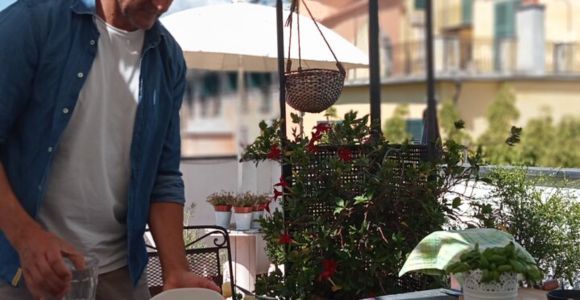 Genua: Domowy makaron i pesto - zajęcia z lokalnym szefem kuchni z winem