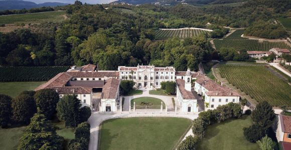 Вальполичелла: экскурсия с гидом по замку Амароне и дегустация вин