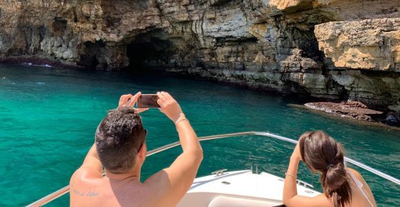 Polignano a Mare : Tour en bateau de la grotte avec apéritif