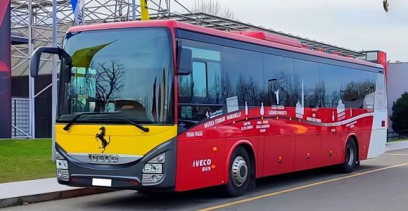 Modena: Transfer autobusem w obie strony do Muzeum Ferrari Maranello