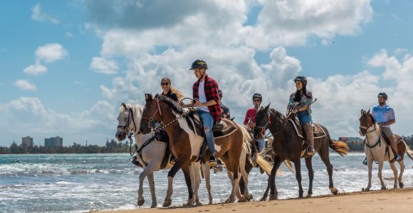 Parc de la forêt tropicale de Carabalí : balade à cheval sur la plage
