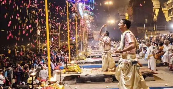 Varanasi: Night Boat Ride, Aarati Ceremony and Dinner