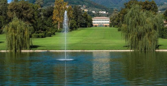 Lucca: Visita autoguiada en bicicleta a Villa Reale