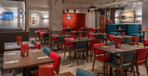 Mailand: Hard Rock Cafe mit Festmenü zum Mittag- oder Abendessen