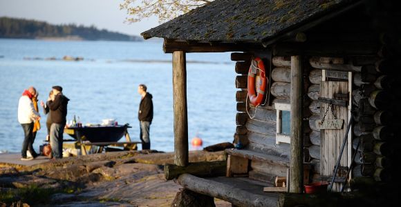 Хельсинки: прогулка на лодке по архипелагу с обедом-барбекю и сауной