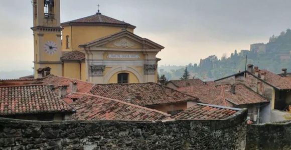 Bergamo: Tour privato guidato a piedi della Città Alta con una guida