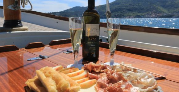 La Spezia: tour en barco al atardecer con aperitivo