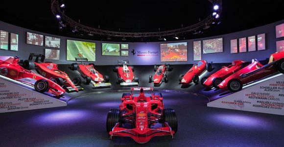 De Bologne : Excursion au Musée Ferrari avec billets et déjeuner