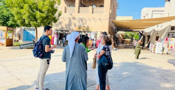 Dubai: Tour guidato della vecchia Dubai, shopping nei souq e giro in abracadabra