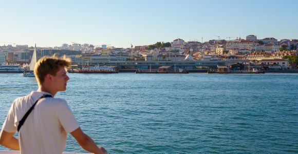Лиссабон: экскурсия на лодке по реке Тежу с одним напитком
