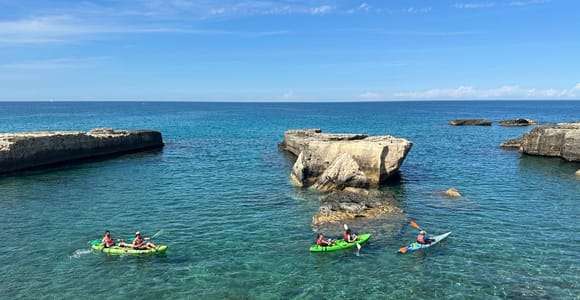 Roca Vecchia: Excursión en Kayak y Canoa a La Grotta della Poesia