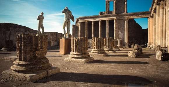 Desde Nápoles: Visita guiada a pie de Pompeya con entrada y tren