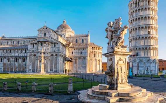 Monumentos de la Piazza dei Miracoli de Pisa y torre