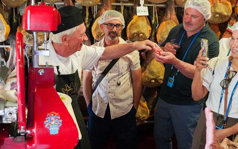 Parmigiano- és parmai sonkás túra Bolognából vonattal