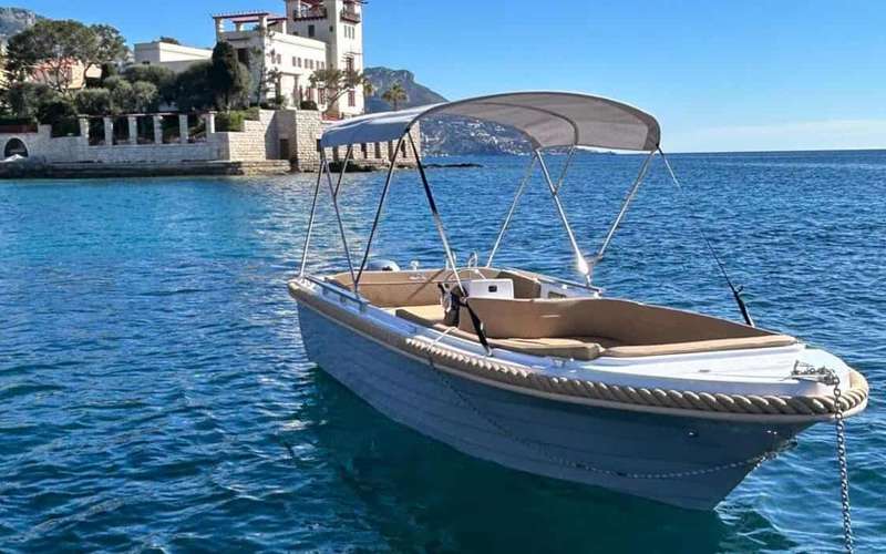 Beaulieu-sur-Mer: bootverhuur zonder vaarbewijs