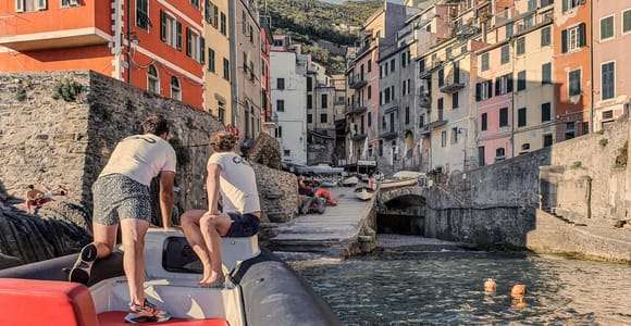 Von La Spezia aus: Cinque Terre Tagestour mit dem Boot