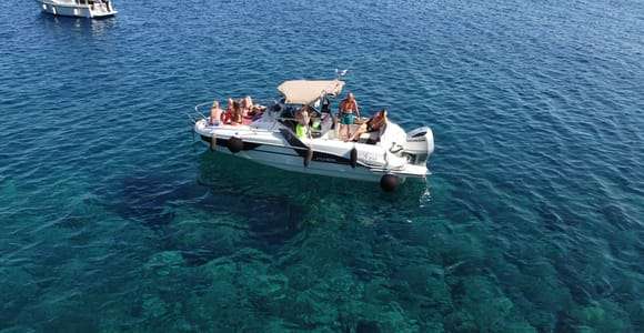 Cavo or Rio Marina: your private motorboat tour with skipper