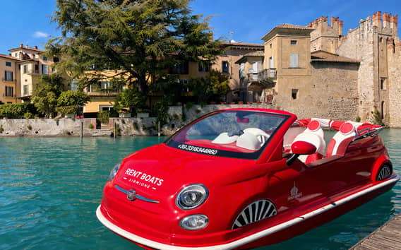 Hyra Fiat 500-båt i Sirmione utan båtkörkort