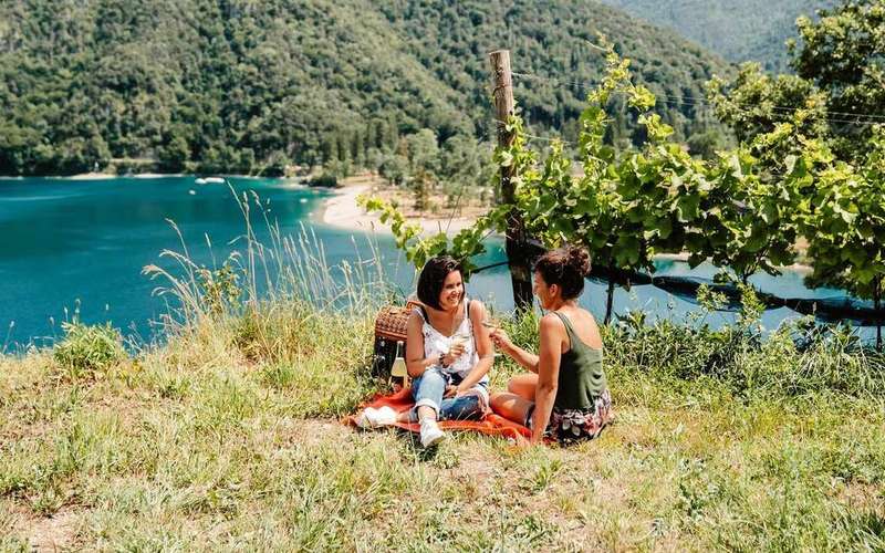Lake Ledro: wine Pic Nic with stunning Lake View