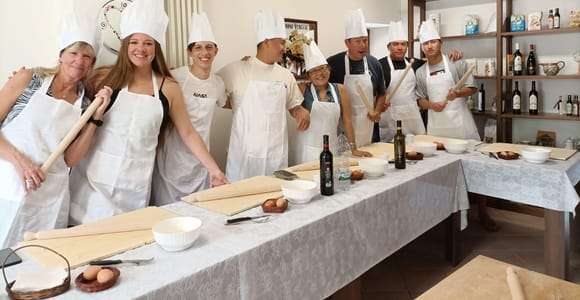 Assise : Cours de cuisine à la sauce italienne avec dégustation de vin