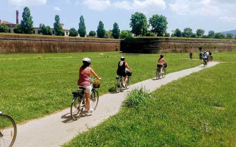 De Lucca a Pisa: passeio de bicicleta autoguiado