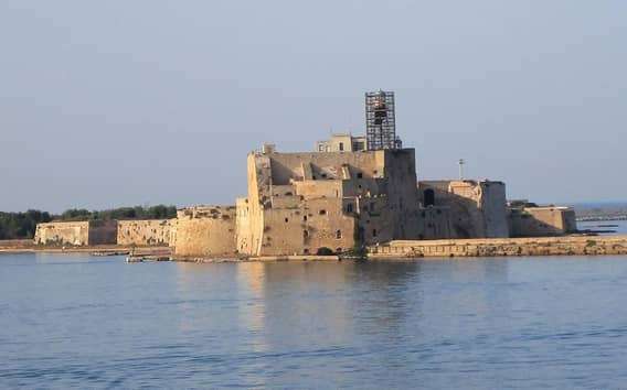 Castillo Alfonsino de Bríndisi con traslado y audioguía