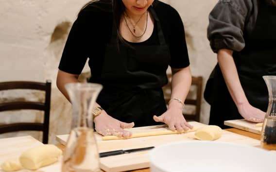 Pastaworkshop in Matera in een oude oliemolen in de Sassi